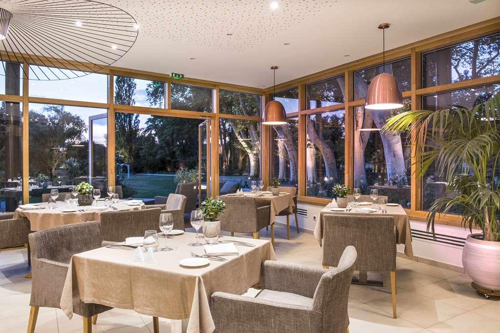 Chateau De Massillan Uchaux Restoran gambar